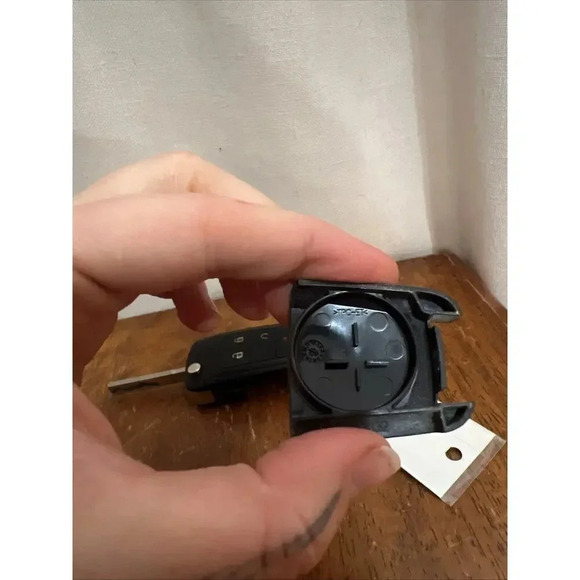2019-2021 Chevrolet Colorado Remote Entry Key Fob Transmitter GM OEM - Picture 6 of 9